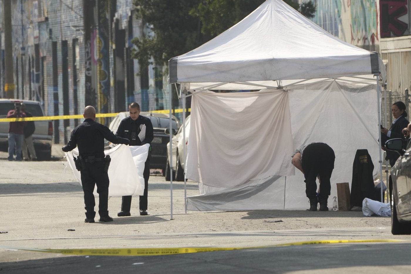 2 killed, 6 wounded in shooting at party in downtown Los Angeles | iNFOnews.ca