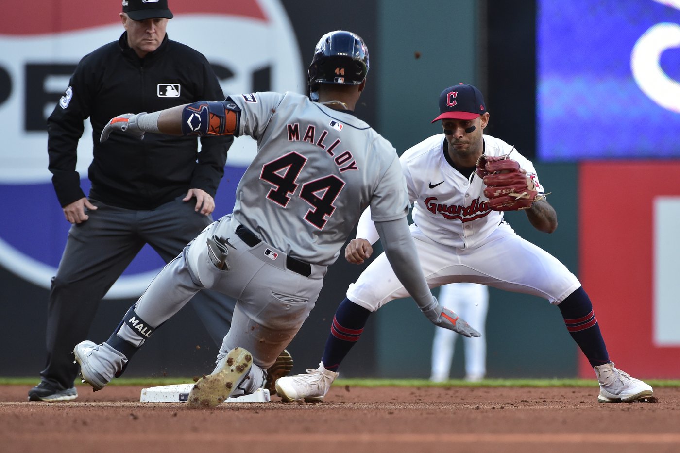 Carpenter's 3-run homer off Clase sends gritty Tigers to 3-0 win over Guardians in Game 2 of ALDS | iNFOnews.ca Carpenter's 3-run homer off Clase sends gritty Tigers to 3-0 win over Guardians in Game 2 of ALDS | iNFOnews.ca