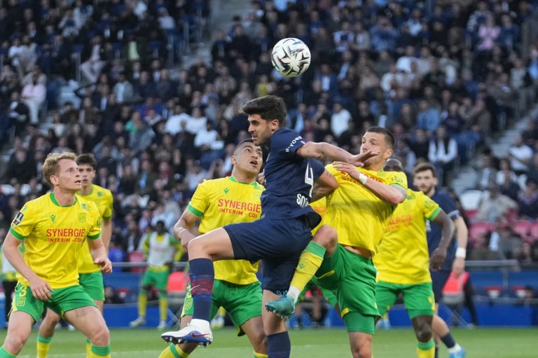 PSG leads Lens by just 4 points as race for French league title heats up | iNFOnews.ca