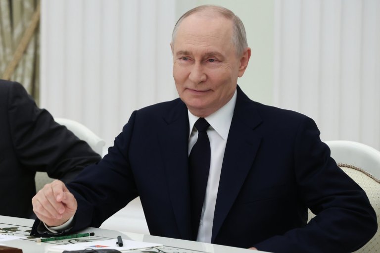 Putin issues decree opening door to state control of key sites after deep Ukrainian drone strikes | iNFOnews.ca