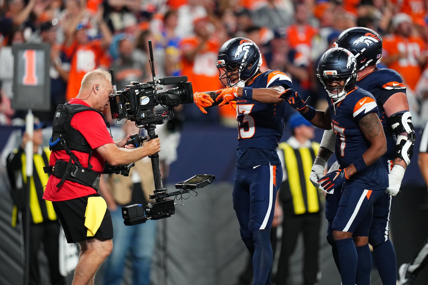 Late pass interference call on Rams negates interception, swings momentum as Broncos win 30-26 | iNFOnews.ca