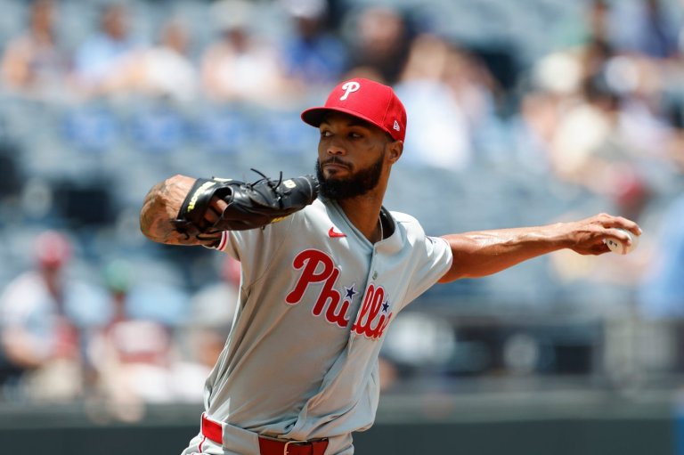 Royals slug 4 homers, tag Phillies ace Sánchez for career-worst 9 earned runs in 15-1 victory | iNFOnews.ca