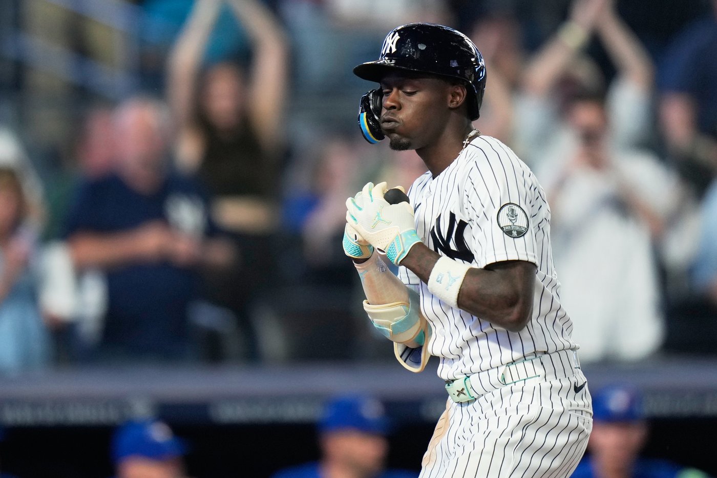 Bellinger, Chisholm hit 2-run homers in 7th-inning rally, Yankees beat Blue Jays 7-6 | iNFOnews.ca Bellinger, Chisholm hit 2-run homers in 7th-inning rally, Yankees beat Blue Jays 7-6 | iNFOnews.ca