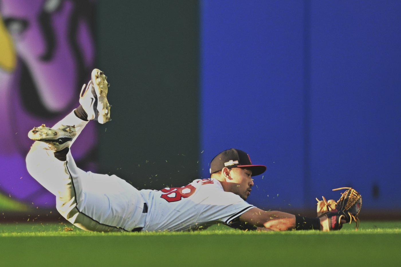 Tigers host Guardians in Game 3, bringing MLB playoffs back to Motor City for first time in decade | iNFOnews.ca