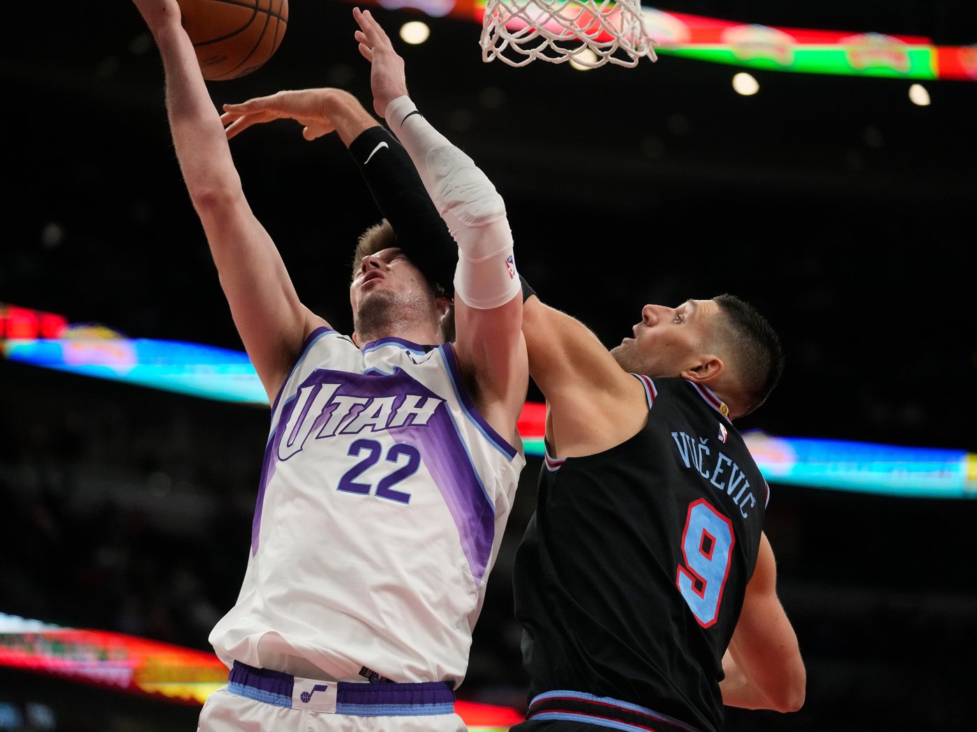 Vucevic's layup helps Bulls overcome Sensabaugh, Jazz for 128-126 win | iNFOnews.ca