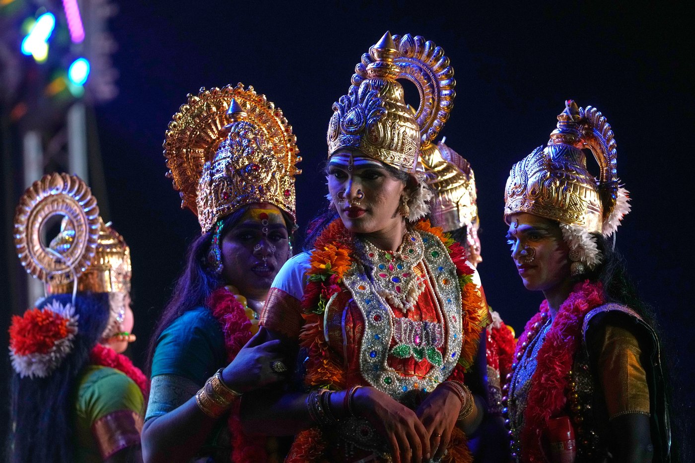 PHOTO ESSAY: A symbolic marriage ritual and beauty pageant brings India’s trans community together | iNFOnews.ca