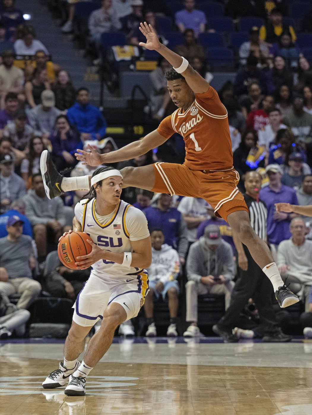 Taylor scores 25 points with 7 3-pointers to lead No. 13 Aggies to 76-72 victory over Gamecocks | iNFOnews.ca
