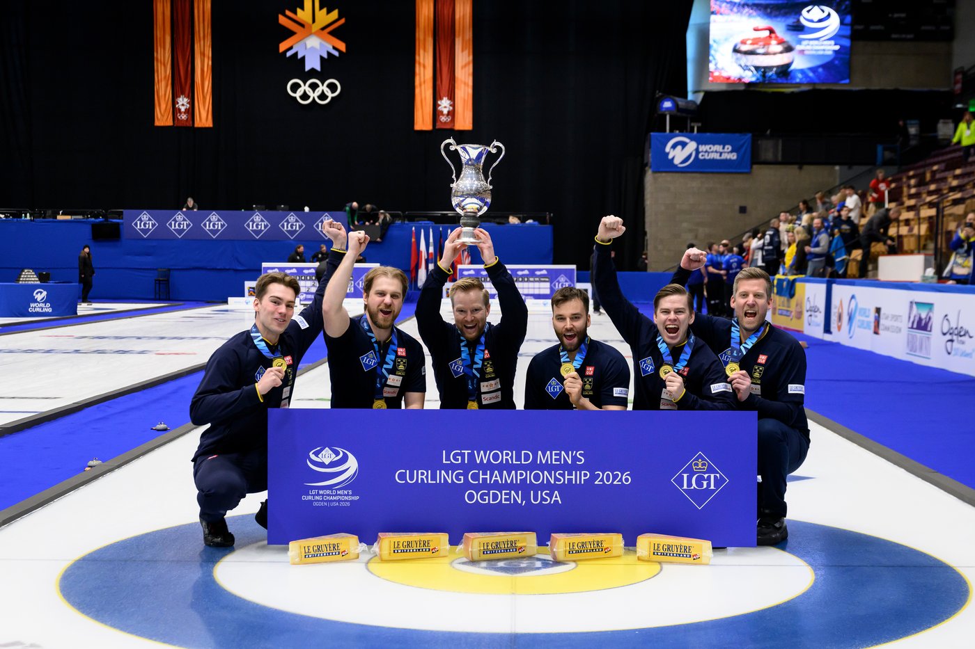 Sweden's Edin beats Canada's Dunstone 9-6 to win men's world curling championship | iNFOnews.ca