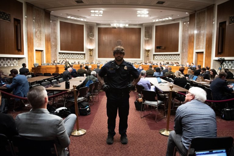 Congress moves to raise retirement age for Capitol Police as threats against lawmakers mount | iNFOnews.ca