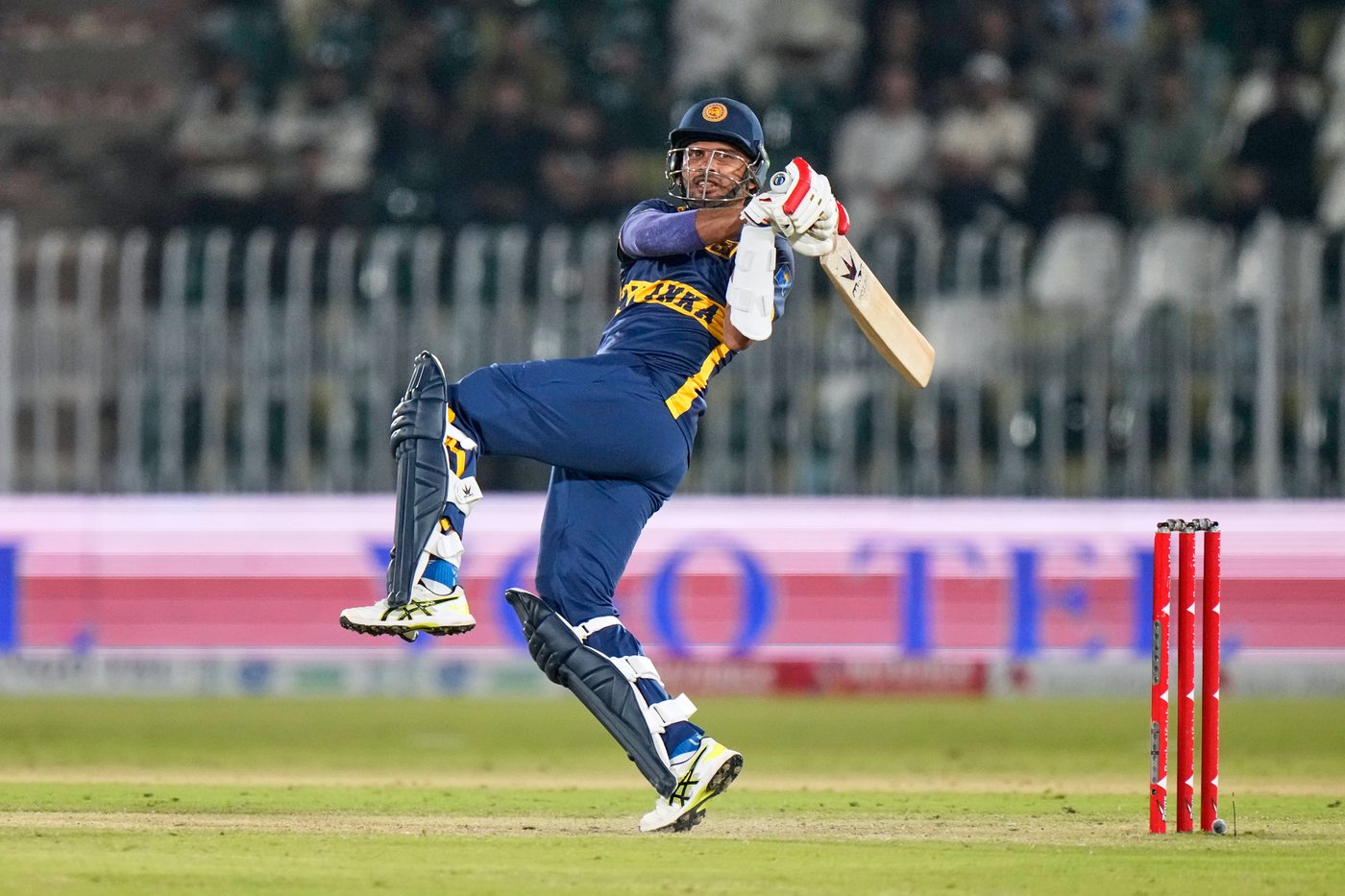 Sri Lanka trumps Brook's record double century to beat England by 2 wickets in cricket tri-series | iNFOnews.ca