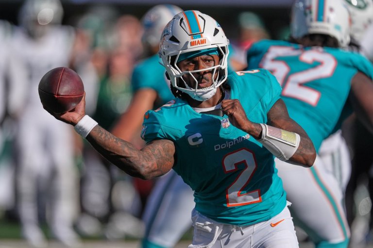 Malik Willis sparks Dolphins' first win, holding off a late Jets rally 28-25 | iNFOnews.ca