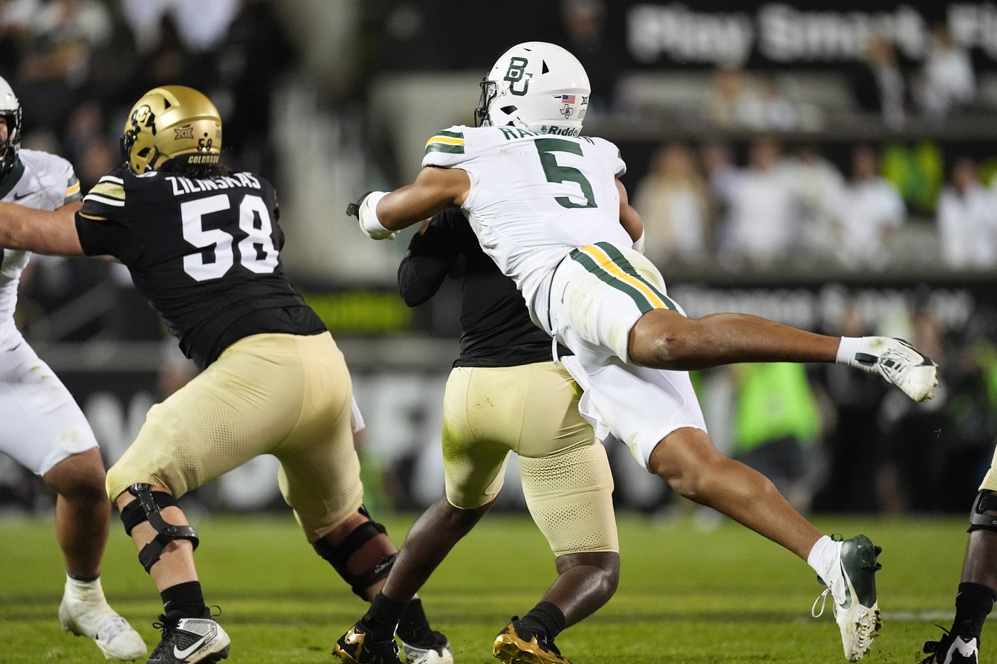 Sanders connects with Wester on Hail Mary in regulation, Colorado beats Baylor 38-31 in overtime | iNFOnews.ca