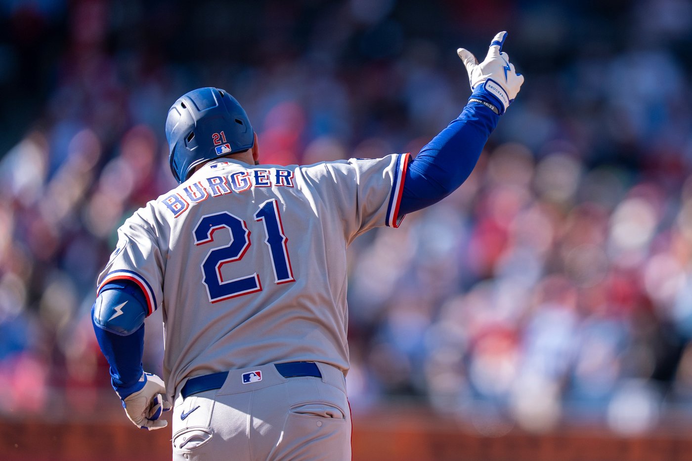 Rangers blow 3-run lead in 9th inning but recover to top Phillies 5-4 in the 10th | iNFOnews.ca Rangers blow 3-run lead in 9th inning but recover to top Phillies 5-4 in the 10th | iNFOnews.ca