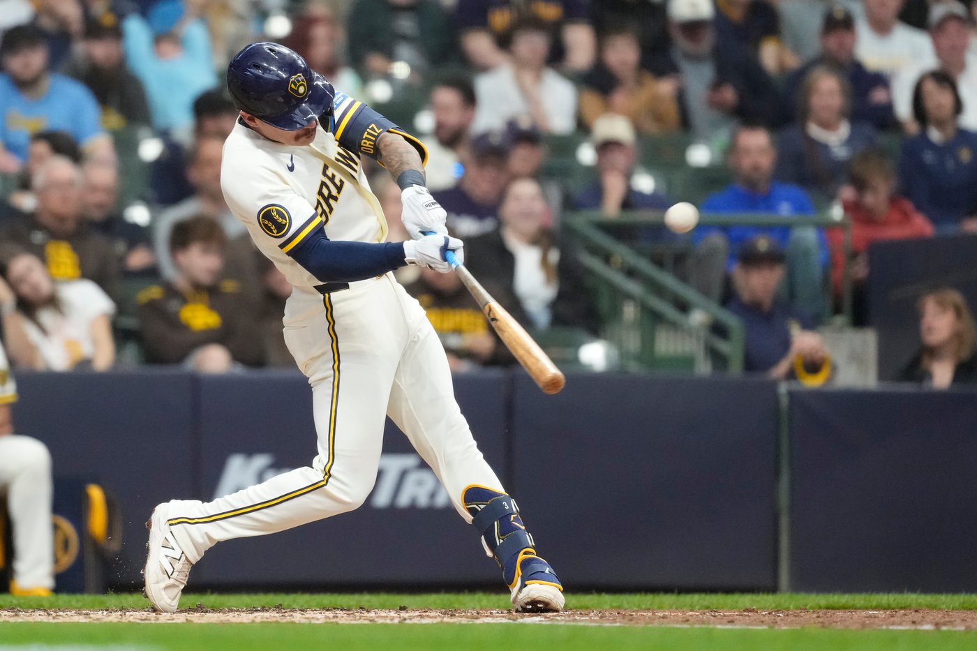 Joey Ortiz hits his first homer in almost 10 months as Brewers beat Padres 6-4 for 5th straight win | iNFOnews.ca