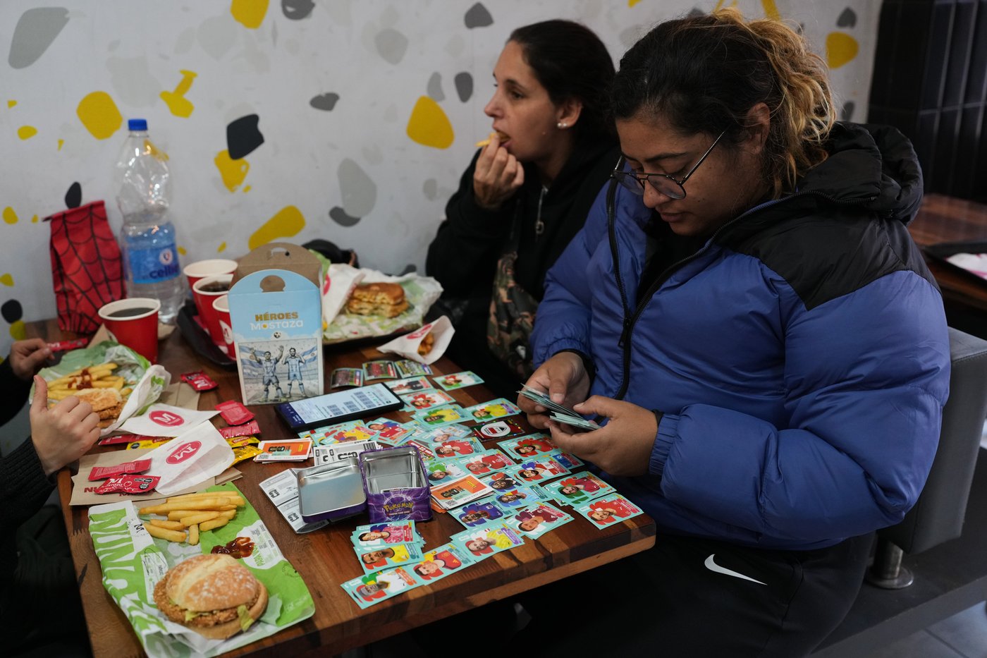 Argentine plazas buzz with World Cup sticker trading fever | iNFOnews.ca