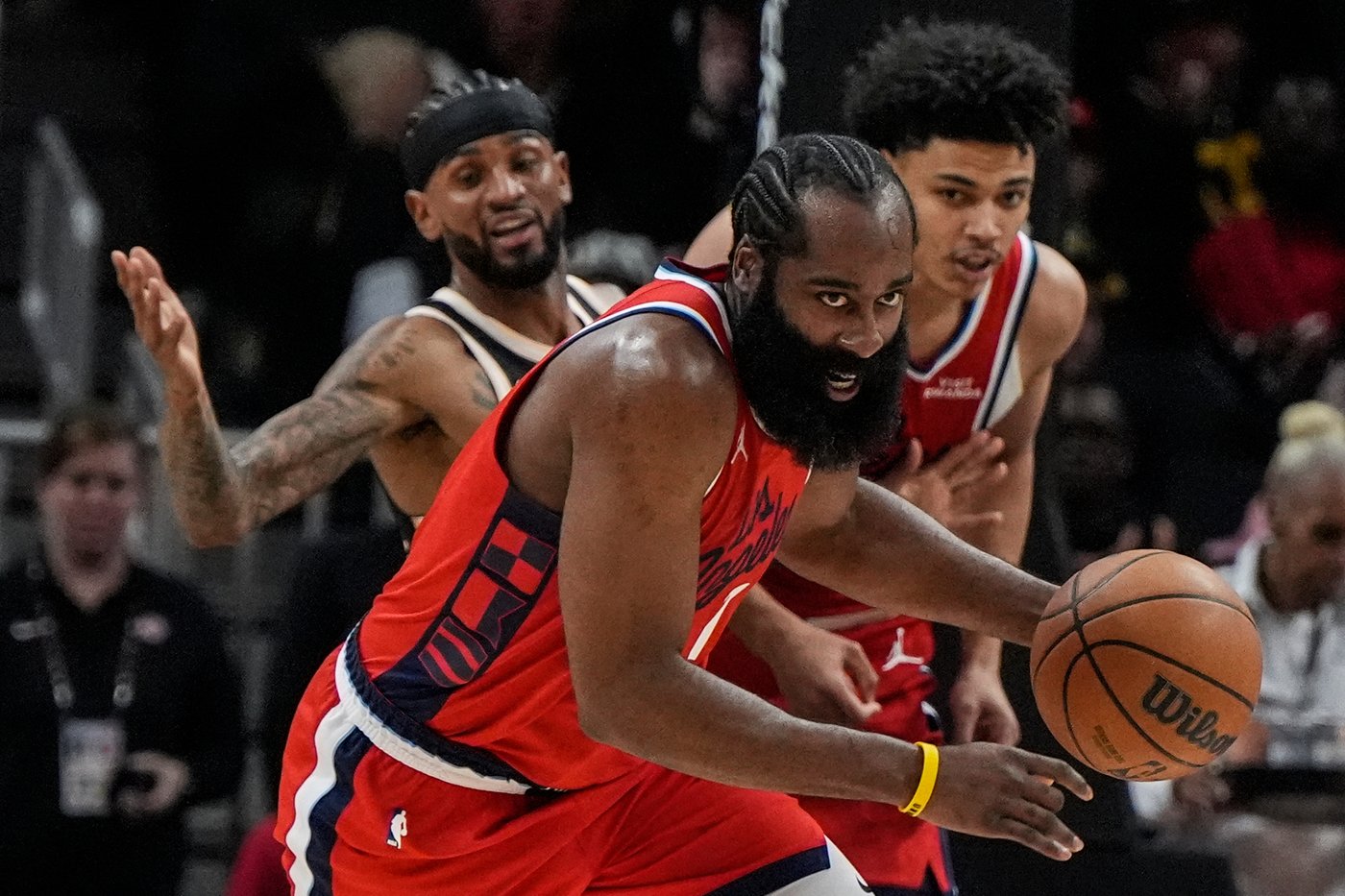Harden scores 27, Clippers end 5-game skid by beating Hawks after moving on without Paul | iNFOnews.ca Harden scores 27, Clippers end 5-game skid by beating Hawks after moving on without Paul | iNFOnews.ca