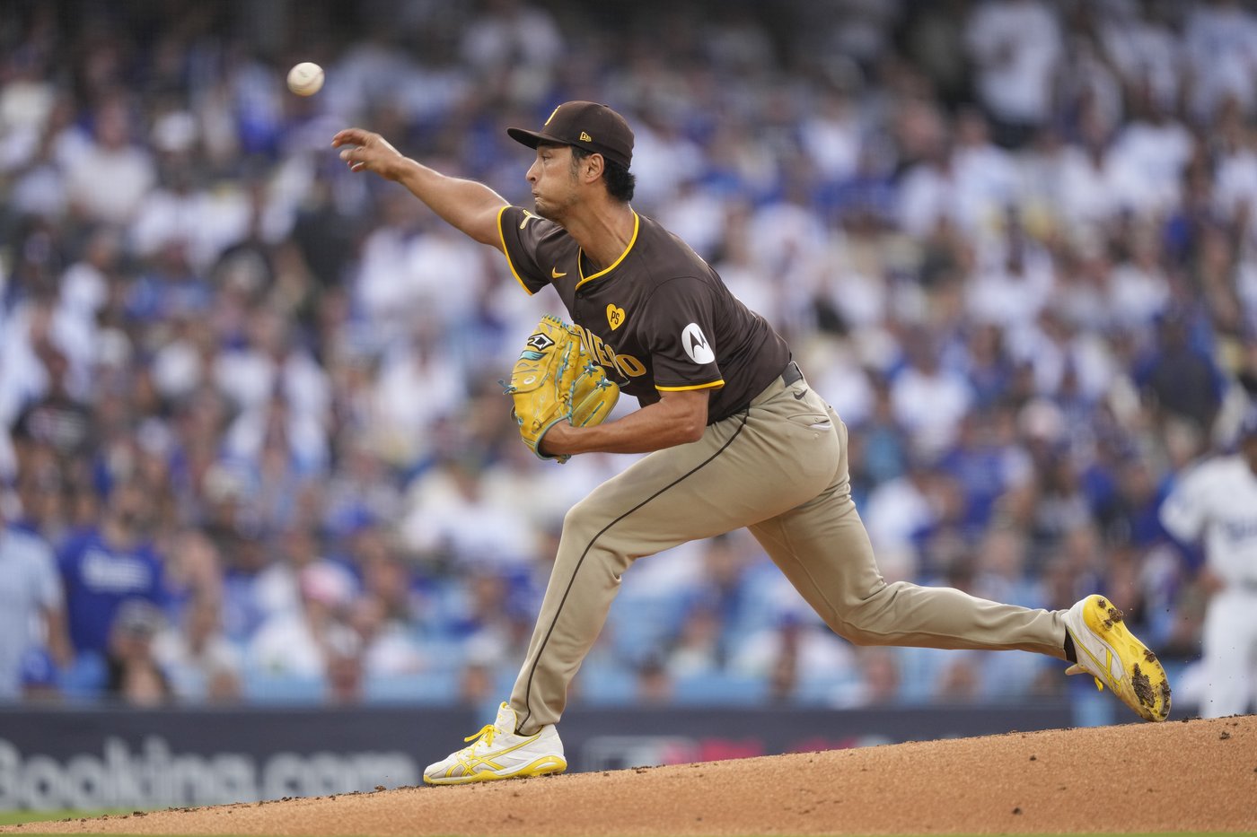Yamamoto outduels Darvish in historic matchup as Dodgers beat Padres 2-0 to reach NLCS | iNFOnews.ca Yamamoto outduels Darvish in historic matchup as Dodgers beat Padres 2-0 to reach NLCS | iNFOnews.ca