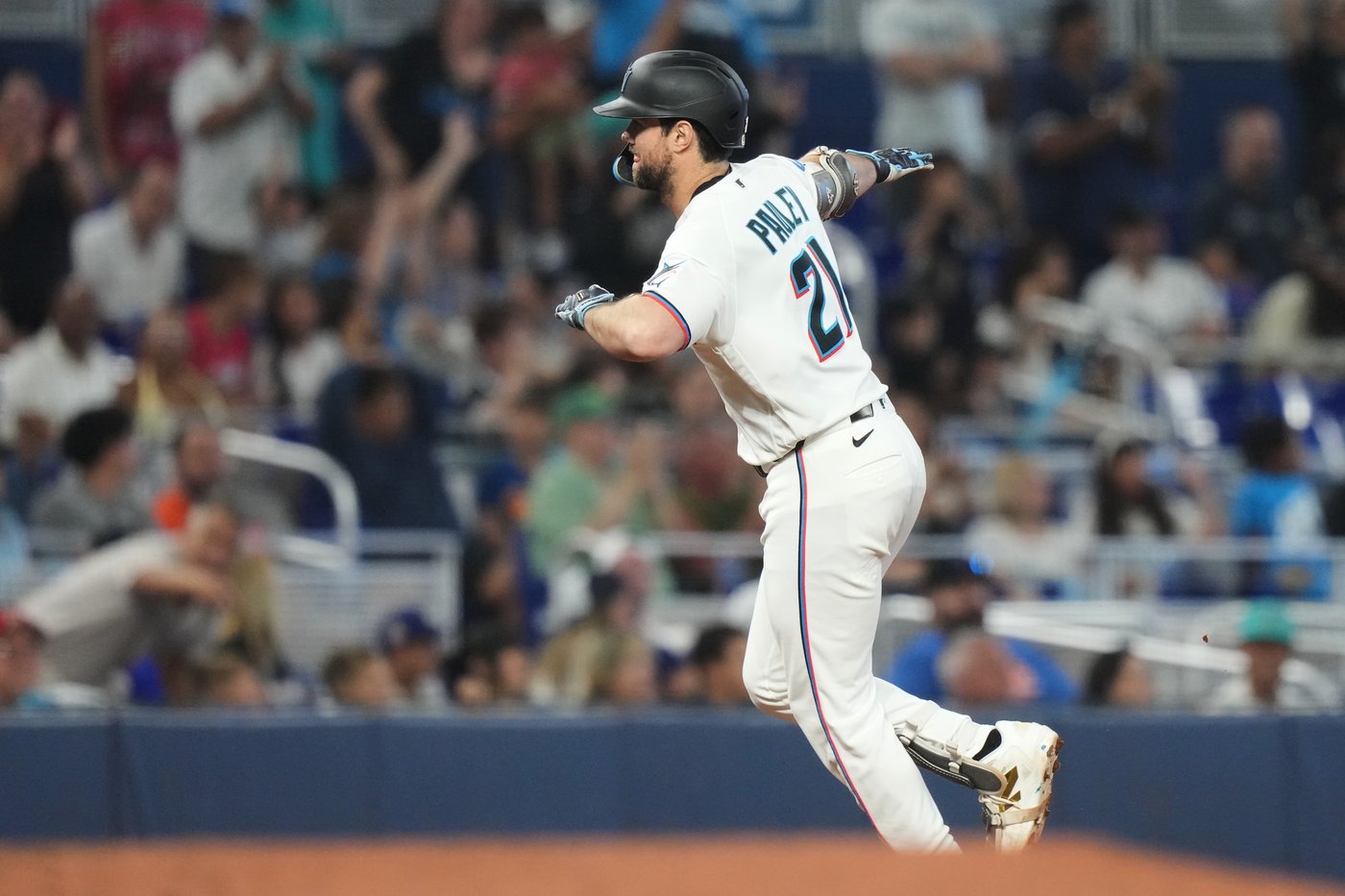 Rookie A.J. Ewing's 3 hits, 3 RBI lifts Mets to 9-4 win over Marlins | iNFOnews.ca