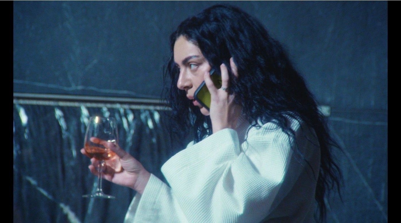 Charli xcx has her movie star moment, and says goodbye to Brat | iNFOnews.ca Charli xcx has her movie star moment, and says goodbye to Brat | iNFOnews.ca