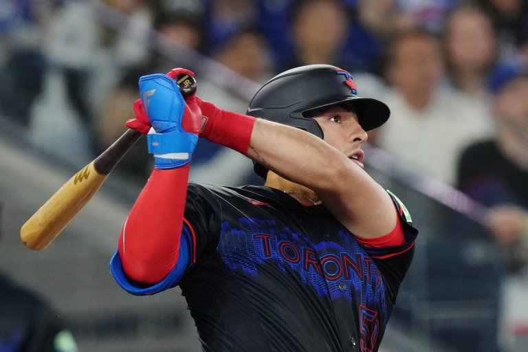 Valenzuela, Blue Jays light up Twins in 10-4 comeback victory | iNFOnews.ca