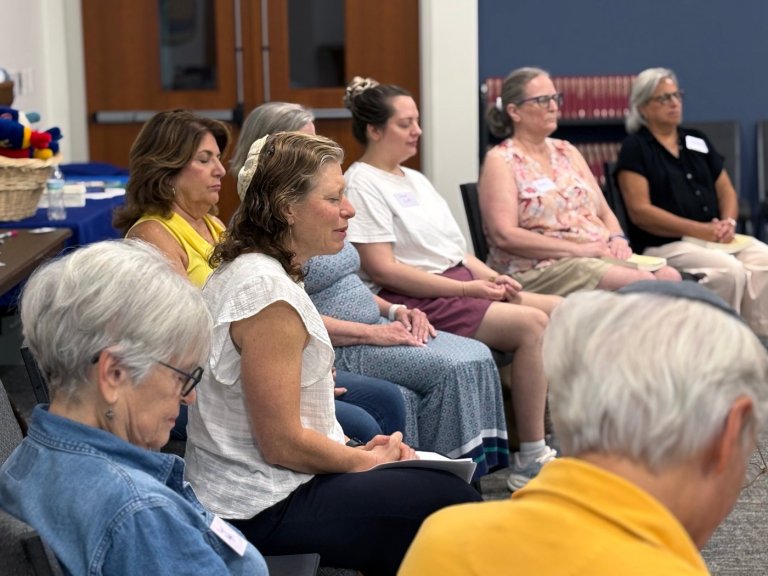 How Jewish mindfulness meditation became a mainstay in High Holiday services and beyond | iNFOnews.ca