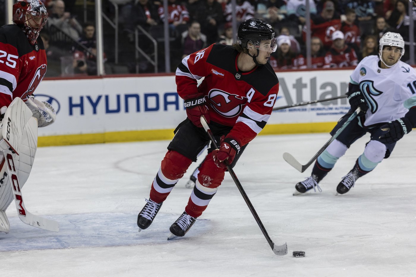 Meier scores tiebreaking goal early in 3rd period as Devils beat Kraken 3-2 | iNFOnews.ca