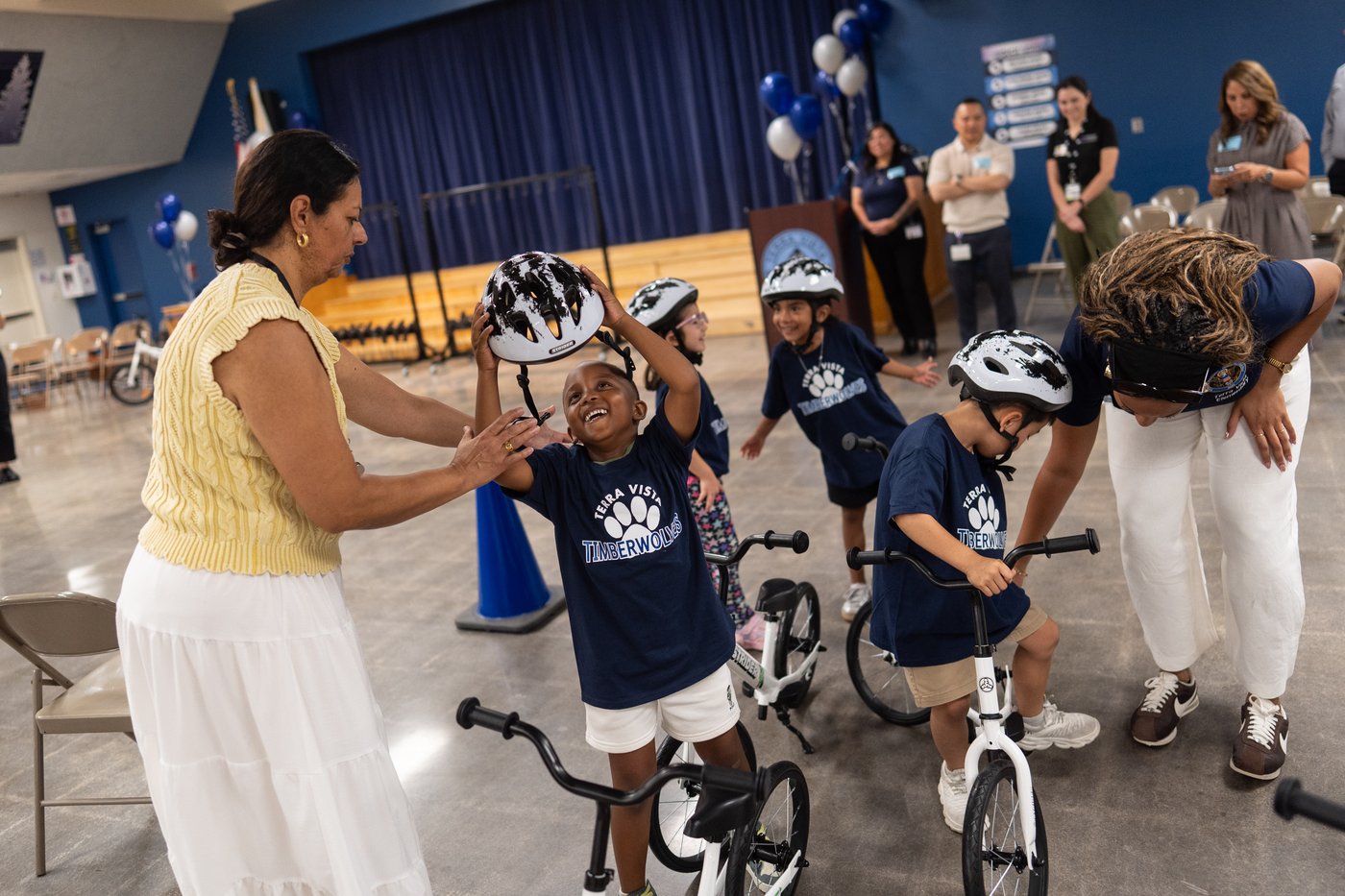 A childhood rite moves indoors as kindergartners learn to ride bikes in school gyms | iNFOnews.ca