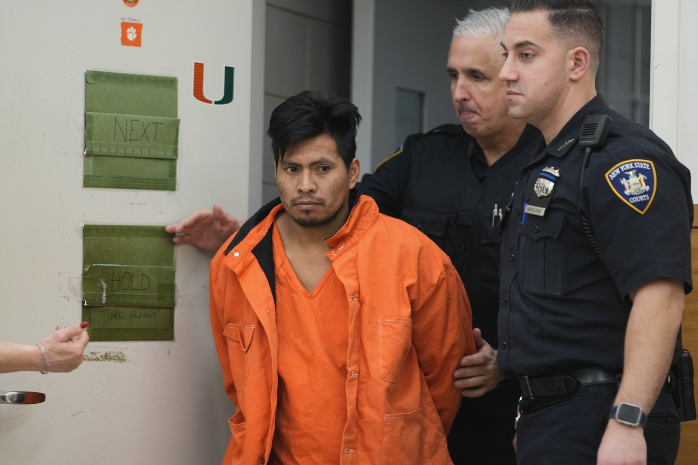 Suspect in NYC subway burning told police 'that's me' when shown video, transcript says | iNFOnews.ca