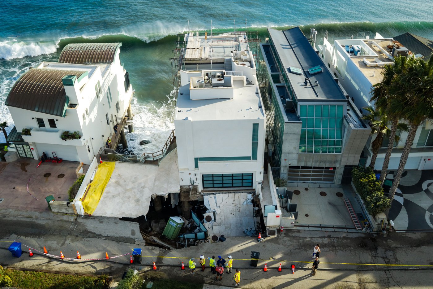 Driveway of coastal mansion owned by Nicolas Cage collapses | iNFOnews.ca Driveway of coastal mansion owned by Nicolas Cage collapses | iNFOnews.ca