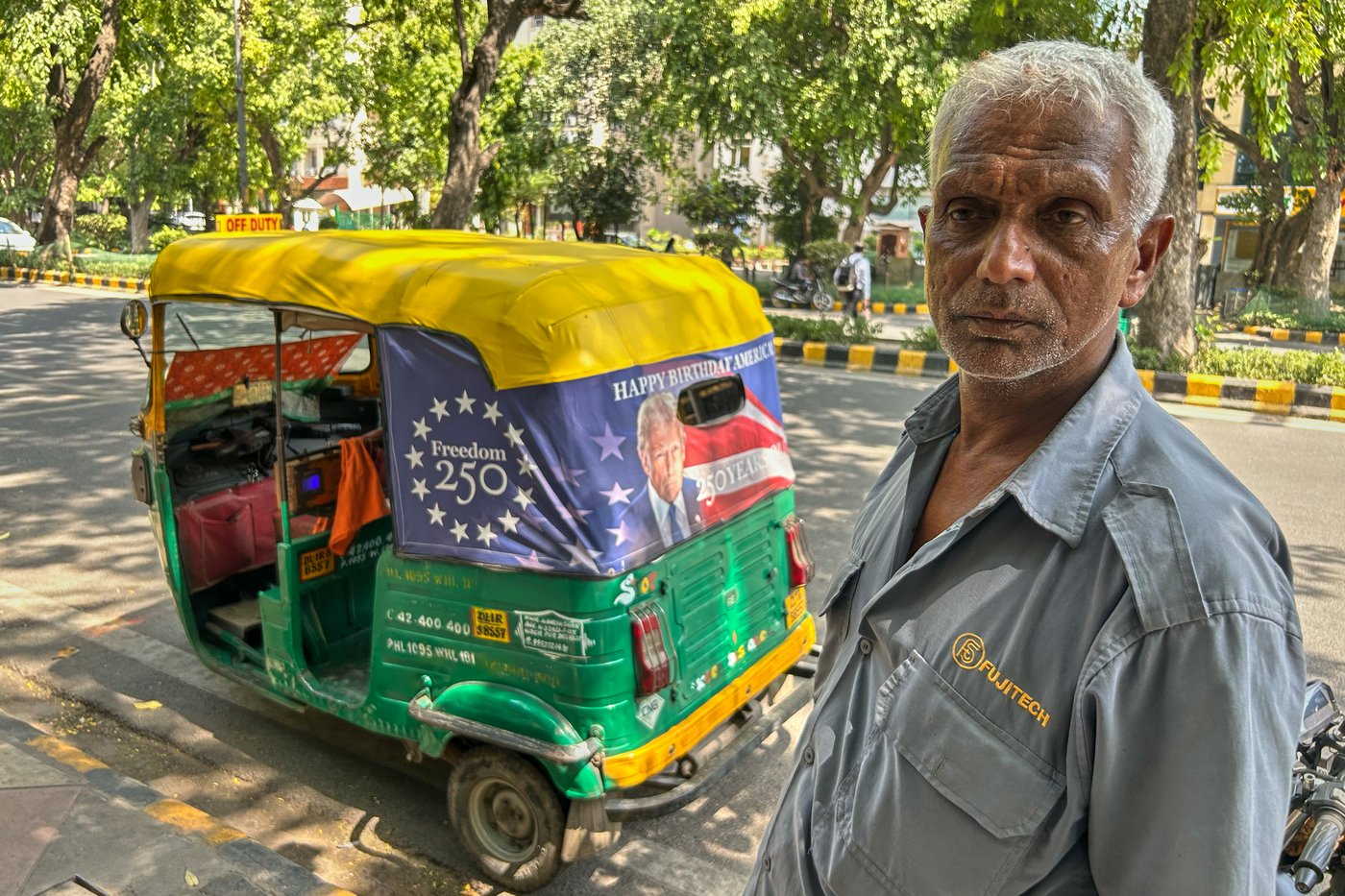 Trump’s portrait hits New Delhi traffic as US Embassy rolls out 'Happy Birthday America!' rickshaws | iNFOnews.ca Trump’s portrait hits New Delhi traffic as US Embassy rolls out 'Happy Birthday America!' rickshaws | iNFOnews.ca