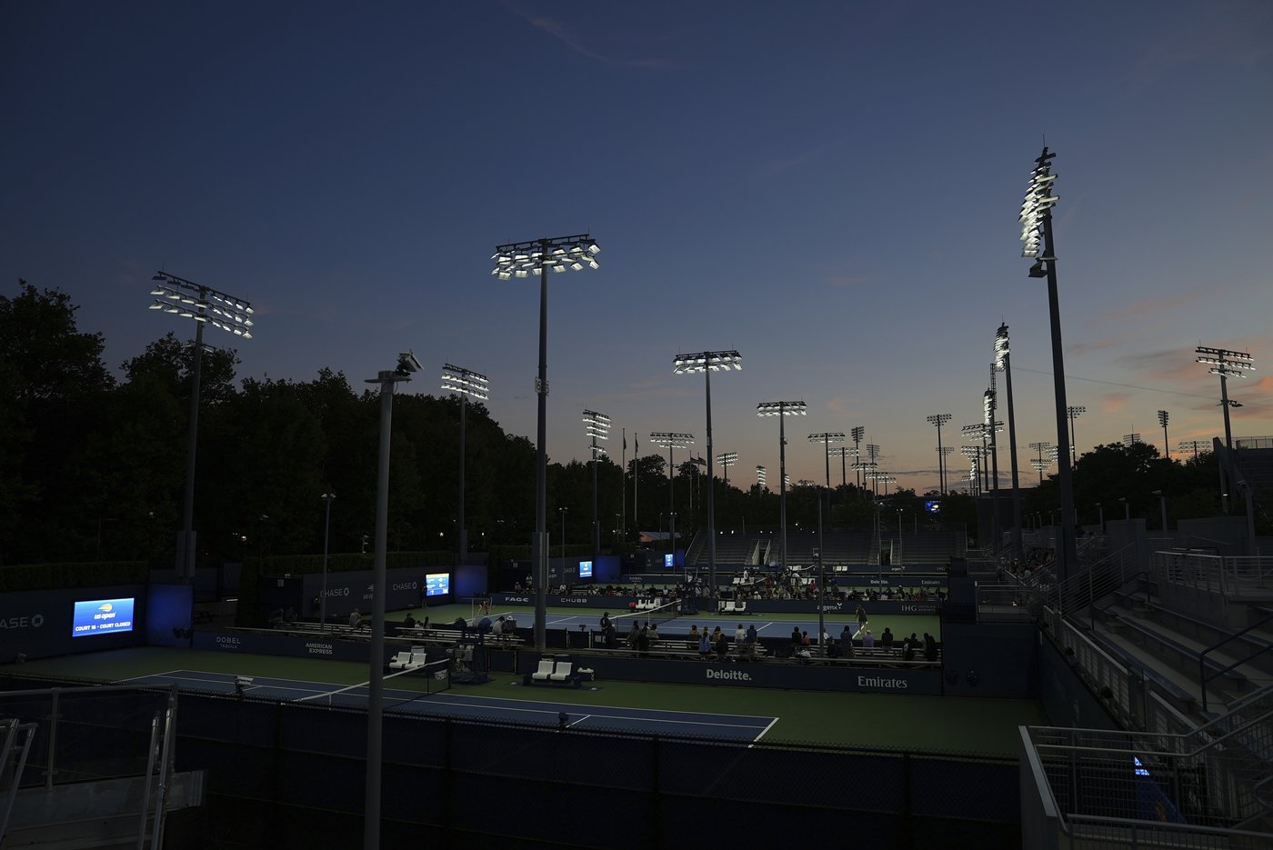 At the US Open, tennis stars shine under dark sky-friendly outdoor lights | iNFOnews.ca