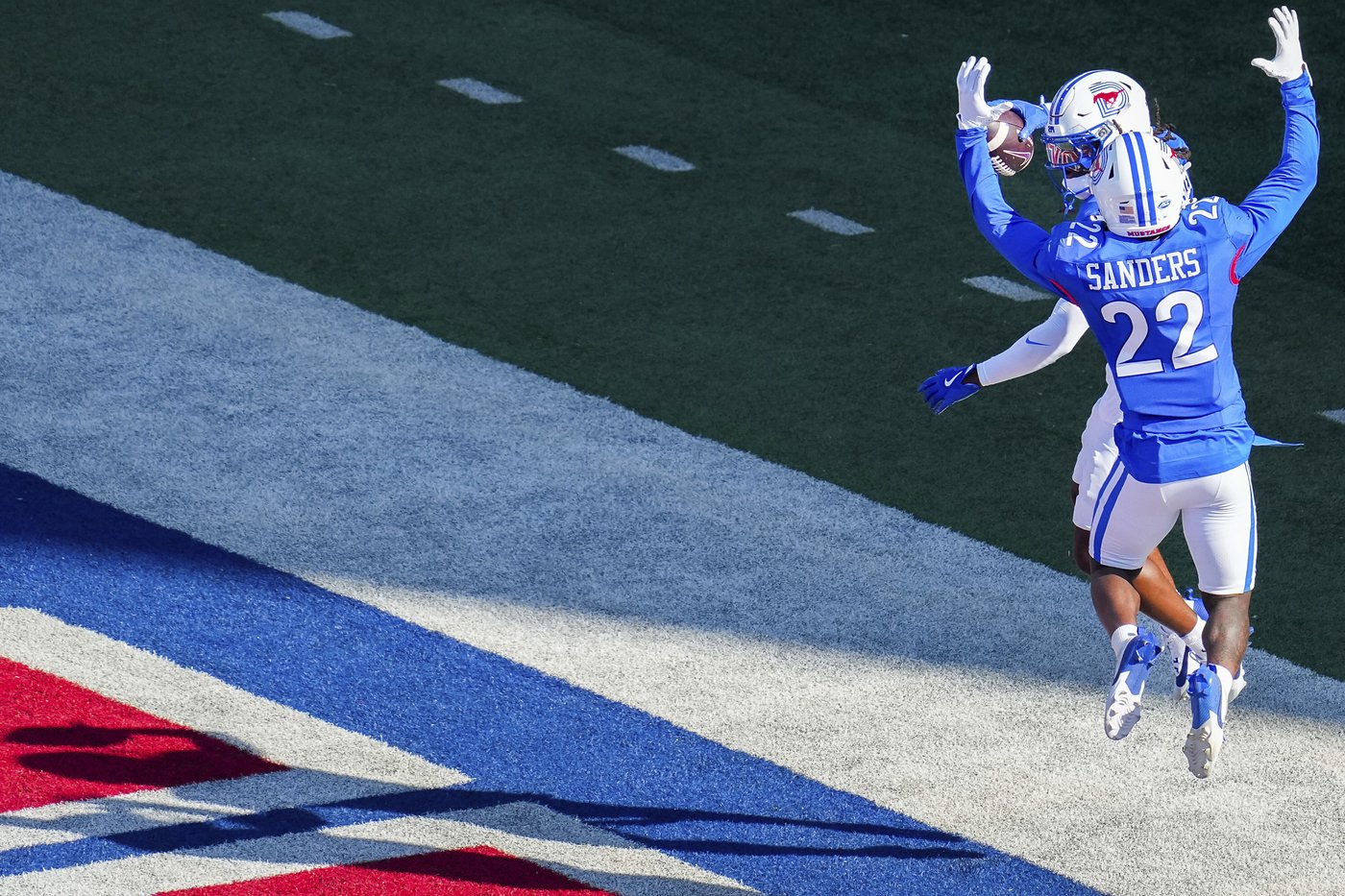 SMU gets 4 TDs from Smith and three more with offense watching, beats TCU 66-42 after Dykes ejected | iNFOnews.ca