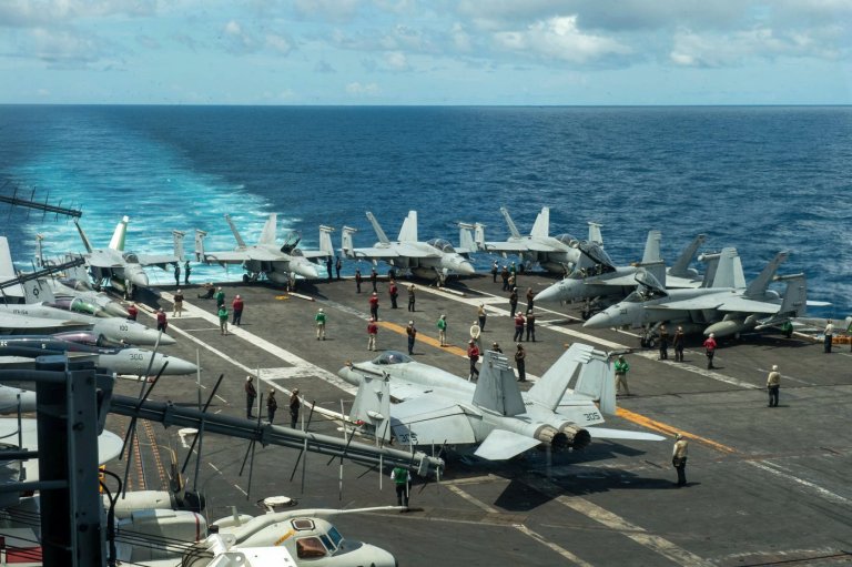 2 US Navy aviators eject while landing plane on carrier off Virginia, 4 sailors injured | iNFOnews.ca