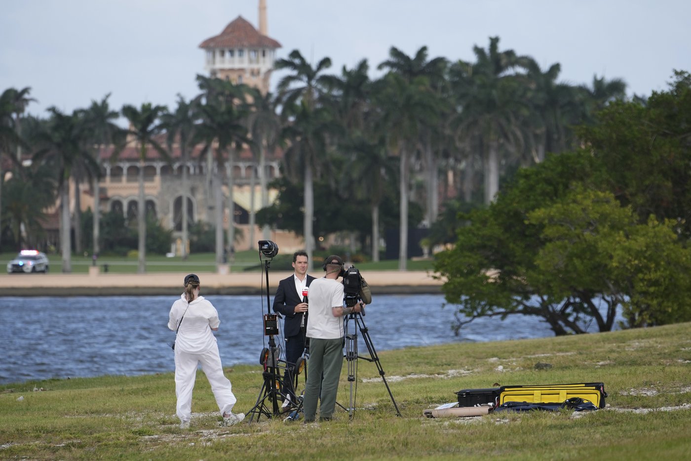 Trump spends first week as president-elect behind closed doors at Mar-a-Lago | iNFOnews.ca