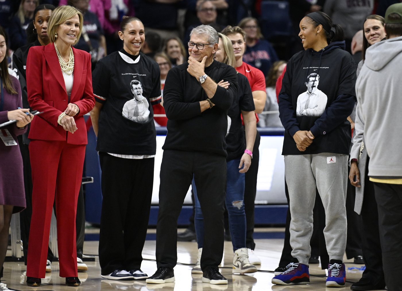 UConn coach Geno Auriemma breaks NCAA wins record, getting 1,217th career victory | iNFOnews.ca