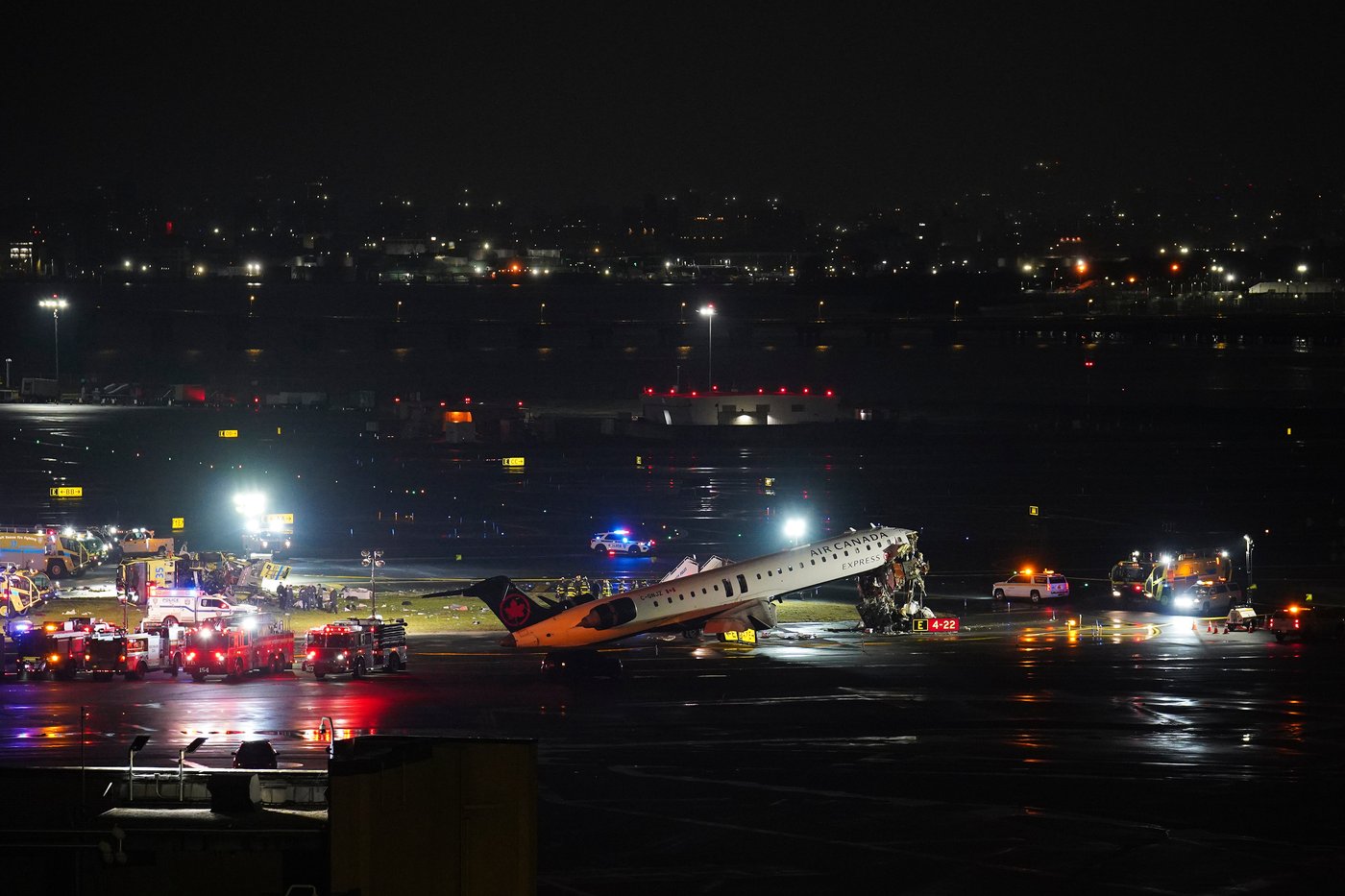 Photos show a collision on a runway at LaGuardia Airport in New York | iNwheels