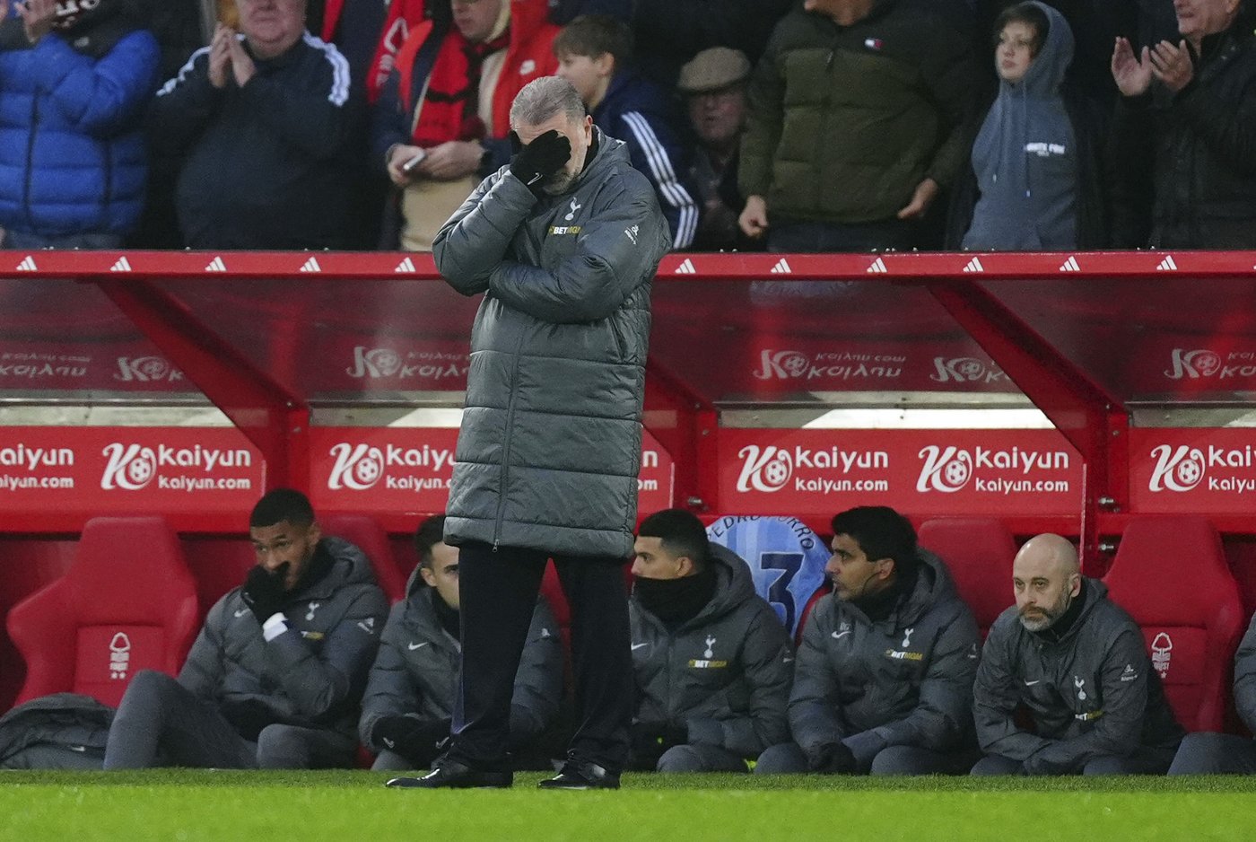 Haaland penalty failure and Fernandes red card pile on woes for City and United in Premier League | iNFOnews.ca