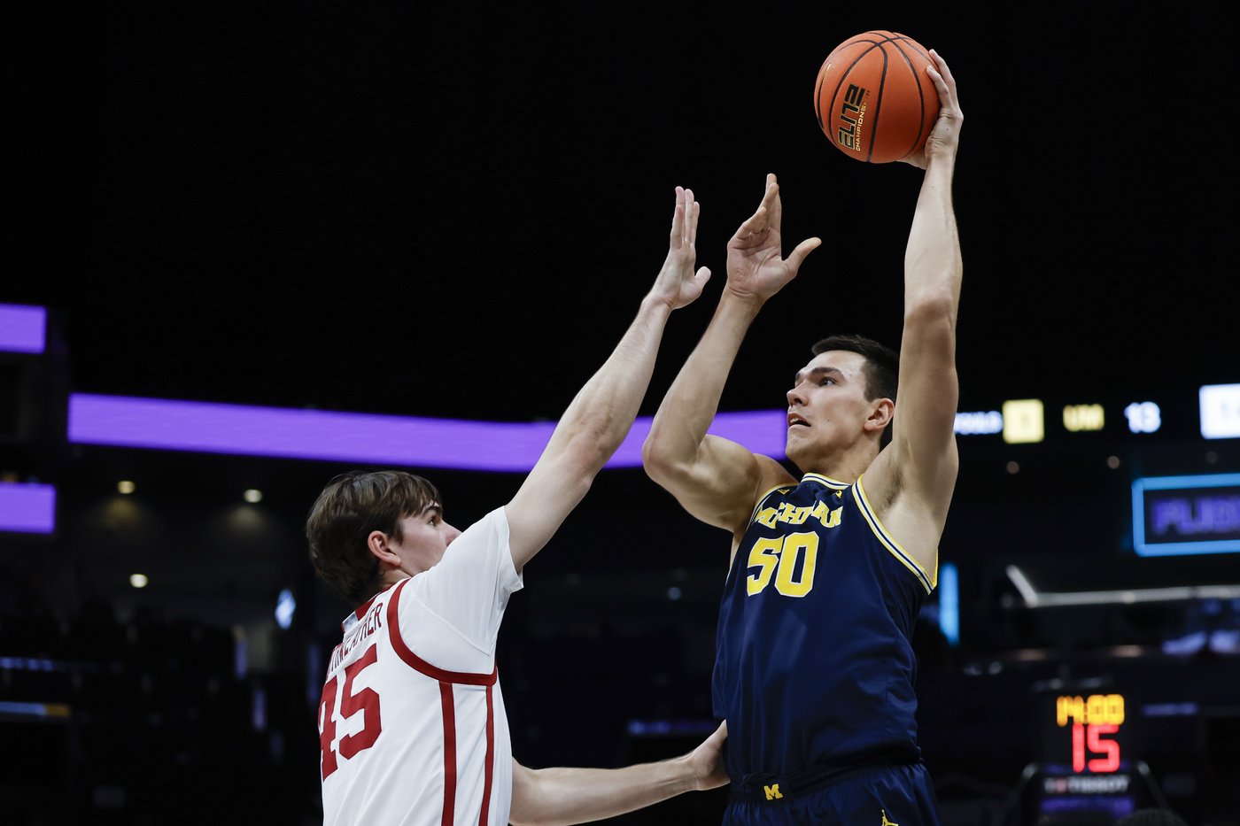 Jeremiah Fears' 4-point play with 11.5 seconds left helps No. 14 Oklahoma edge No. 24 Michigan 87-86 | iNFOnews.ca