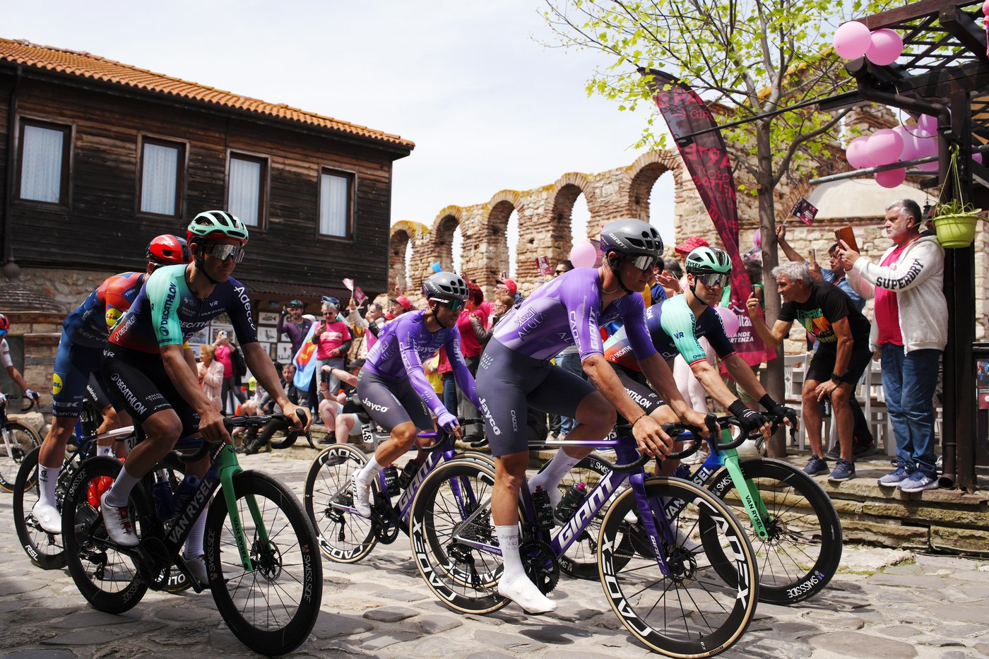 Vingegaard starts quest for Grand Tour triple as Magnier wins Giro d'Italia opening stage | iNFOnews.ca