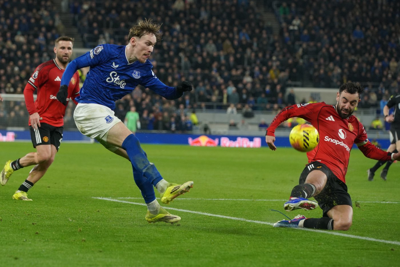 Supersub strikes again as Sesko gives Man United win at Everton | iNFOnews.ca