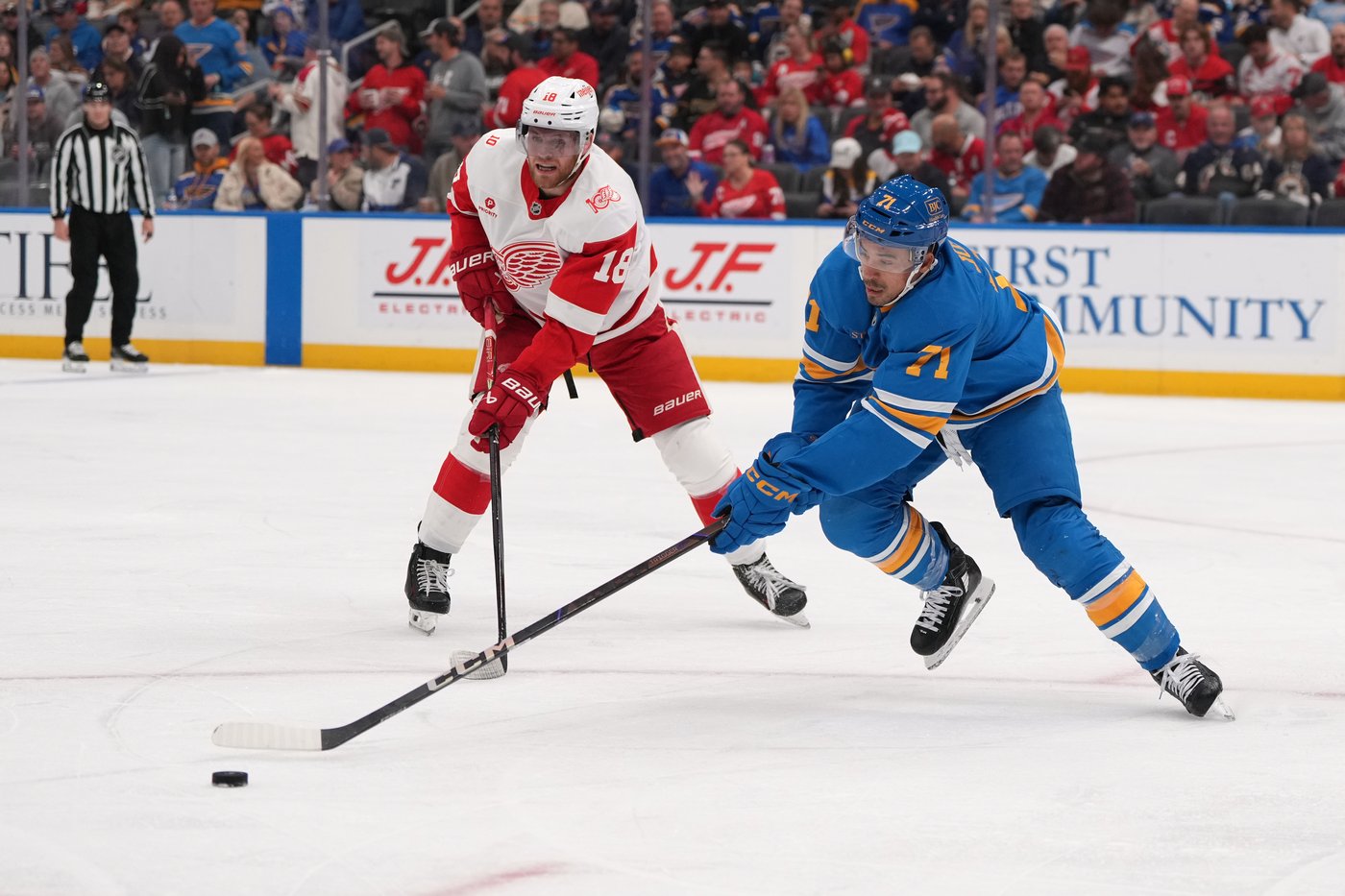 Dylan Larkin scores twice to help Red Wings beat Blues 5-2 | iNFOnews.ca
