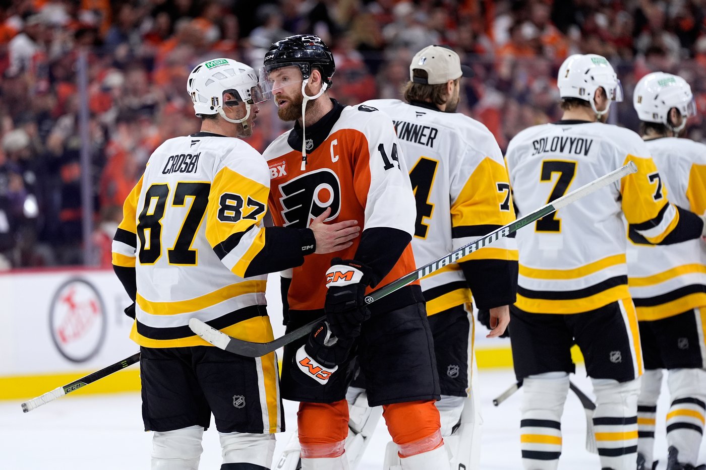Cam York scores in OT as Flyers beat Penguins 1-0 in Game 6, reach Round 2 | iNFOnews.ca