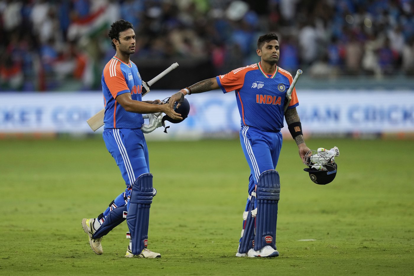 No handshakes between India and Pakistan players as political tension spills onto cricket field | iNFOnews.ca No handshakes between India and Pakistan players as political tension spills onto cricket field | iNFOnews.ca