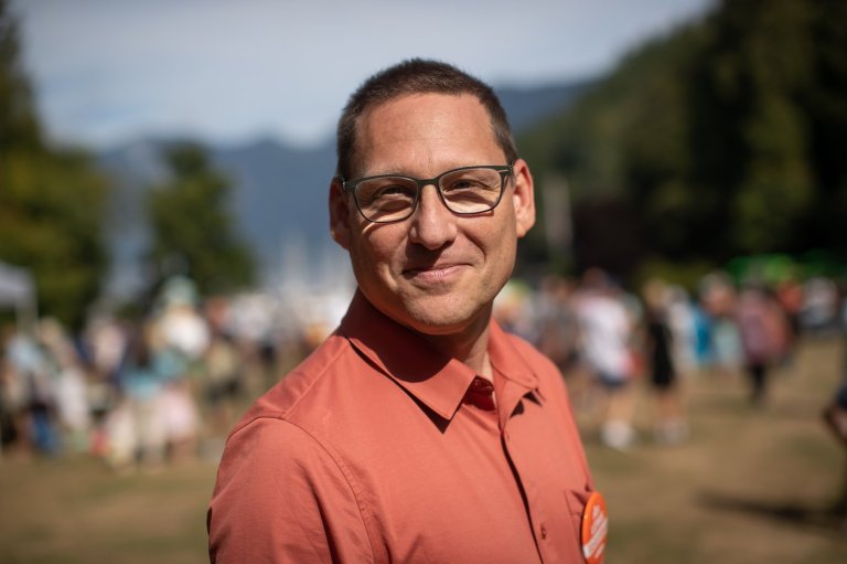 Filmmaker, journalist Avi Lewis to enter NDP leadership race | iNFOnews.ca
