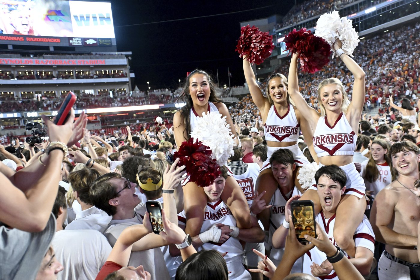 Vanderbilt and Arkansas fined for fans storming the field after upset wins | iNFOnews.ca