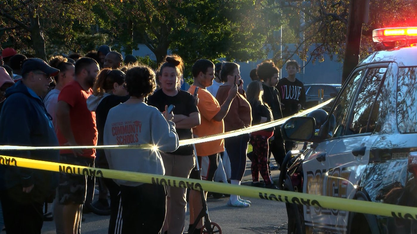 Shooting leaves 9 dead including suspect in Erie, Pennsylvania, police say | iNFOnews.ca Shooting leaves 9 dead including suspect in Erie, Pennsylvania, police say | iNFOnews.ca