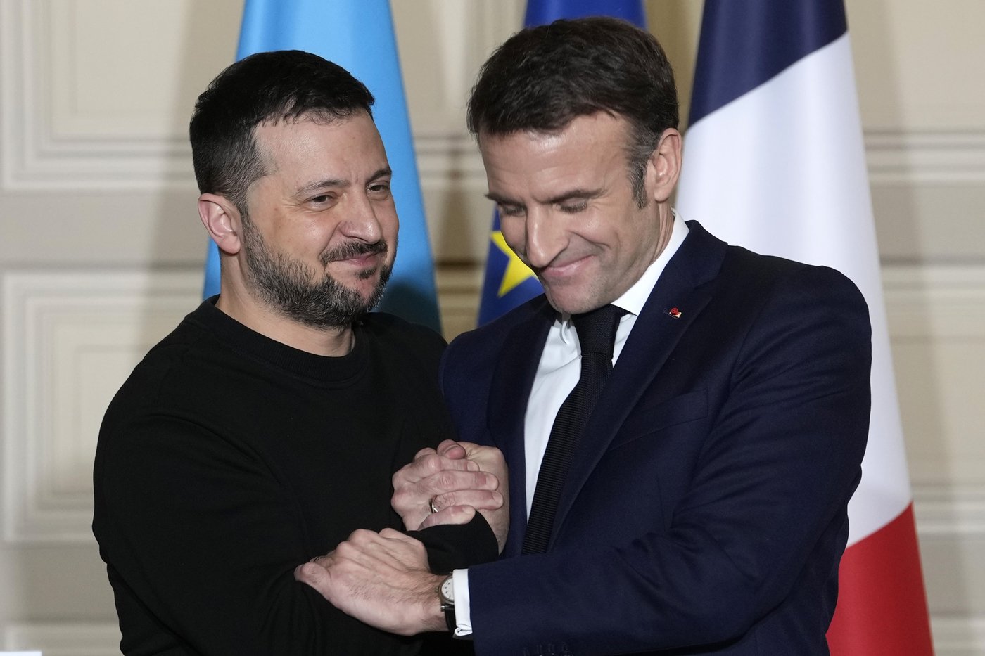 Macron will inspect Ukraine troops at French military camp as his domestic sway wanes | iNFOnews.ca Macron will inspect Ukraine troops at French military camp as his domestic sway wanes | iNFOnews.ca