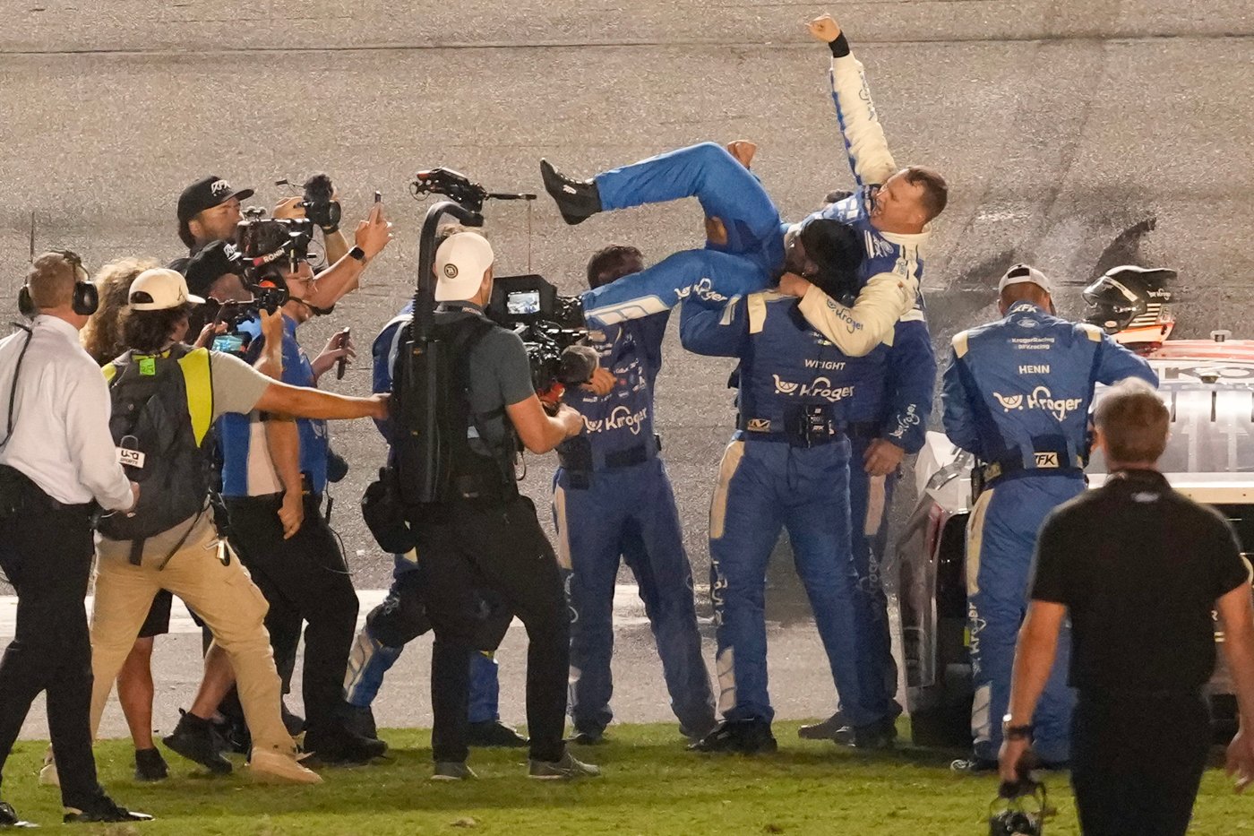 Ryan Preece wins at Daytona to take the final playoff spot in NASCAR's Cup Series | iNFOnews.ca Ryan Preece wins at Daytona to take the final playoff spot in NASCAR's Cup Series | iNFOnews.ca