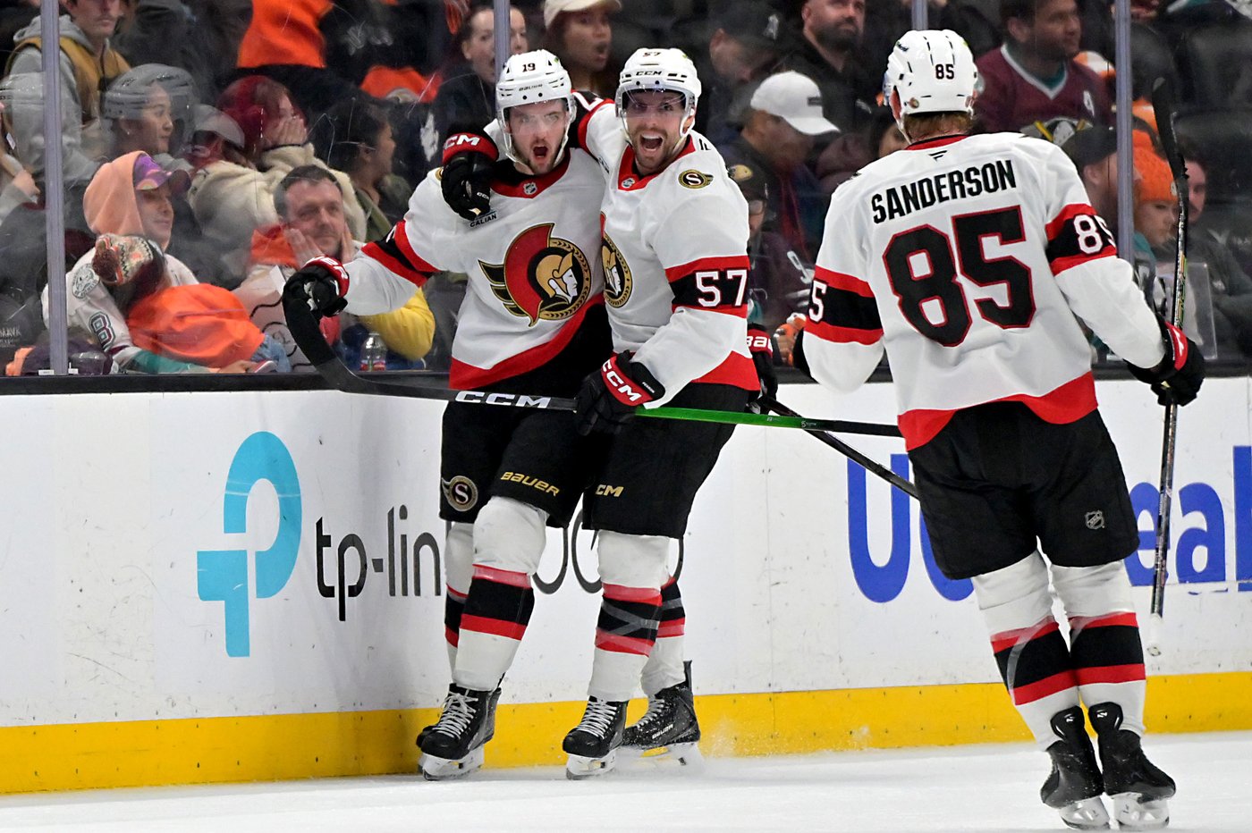 Batherson's deflection leads to winning goal in Senators' 3-2 victory over Ducks | iNFOnews.ca