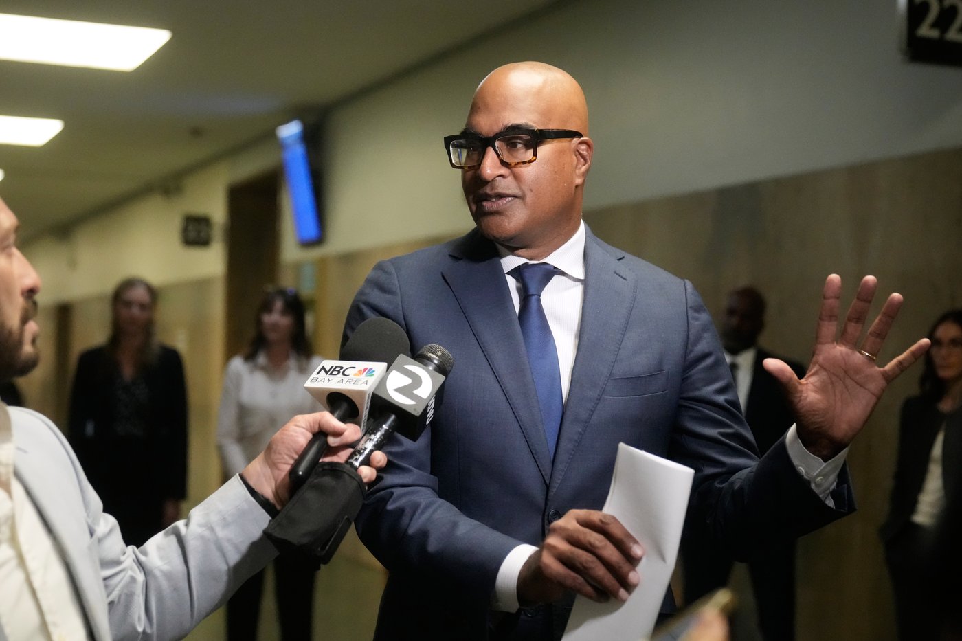 Judge fines San Francisco public defender after finding him in contempt for refusing new cases | iNFOnews.ca